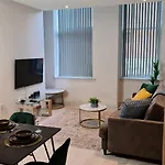 Kest Cozy Apartment In Leeds!